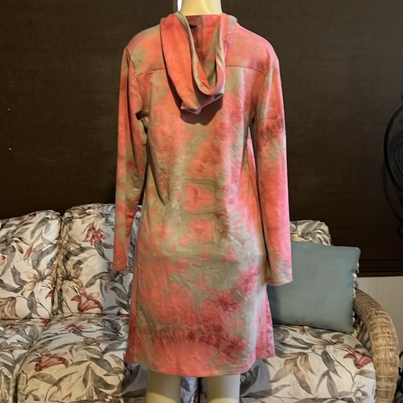 LOGO Lounge by Lori Goldstein - Tie-Dye VNeck Hoodie Hi-Low Hem - Pink - Picture 5 of 11